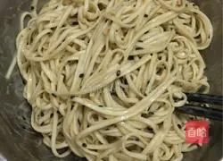 Illustration of how to make fragrant noodles 12