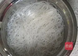 Illustration of how to make fried rice noodles 2
