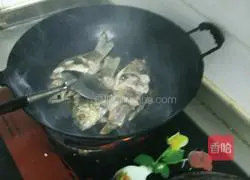 Illustration of how to cook fish dumplings in fresh soup 3