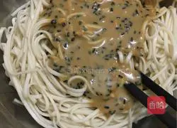 Illustration of how to make fragrant noodles 11