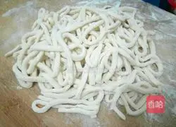 Illustration of how to make salty noodles 8