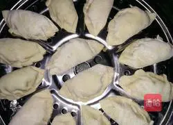 Illustration of how to make dumplings 17