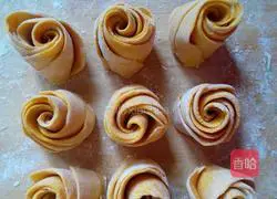 Illustration of how to make pumpkin rose rolls 12