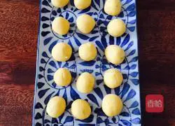 Illustration of how to make sweet potato glutinous rice balls 1