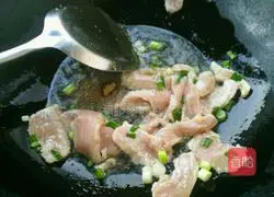 Illustration of how to make braised beans and noodles 5