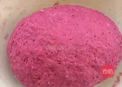 Illustration of making colorful noodles 3