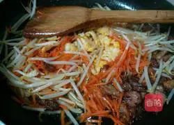 Illustration of how to make assorted fried rice noodles 7