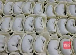 Illustration of how to make shepherd's purse and meat wontons 10