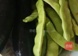 Illustration of how to make braised beans and eggplant noodles 1