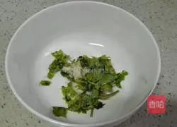 Illustration of how to make pigeon soup wontons 5