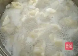 Illustration of making dumplings stuffed with pork and cabbage 12