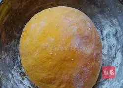 Illustration of how to make pumpkin rose rolls 5