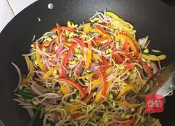 Illustration of how to make fried rice noodles 4