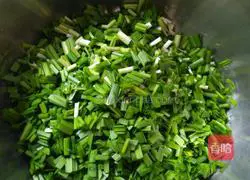 Illustration of how to make three fresh dumplings 2