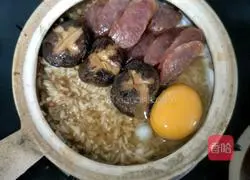 Illustration of how to make sausage clay pot rice 12