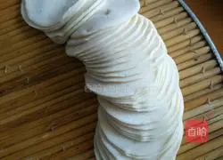 Pork and cabbage Illustration of how to make stuffed dumplings 9