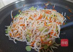 Illustration of how to make fried noodles 14