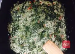 Illustration of making wild vegetable egg pancake 9