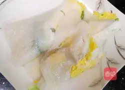 Illustration of making rice rolls 5