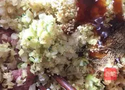 Illustration of how to make pickled cabbage stuffed buns 2