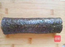 Illustration of how to make multigrain rice sushi rolls 10