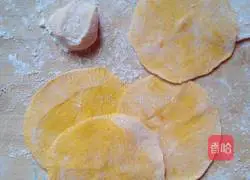 Illustration of how to make pumpkin rose rolls 7