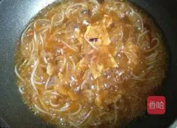 Illustration of how to make snail rice noodles 4