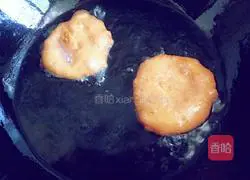 Illustration of how to make fried cakes 24