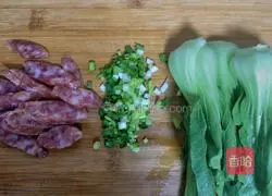 Illustration of how to make claypot rice with sausage 4