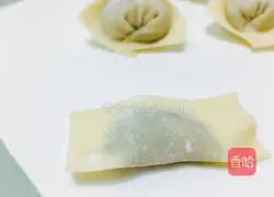 Illustration of how to make mustard and pork wontons 8