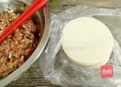 Illustration of how to make pot sticker dumplings 6