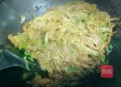 Illustration of braised noodles 12