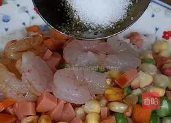 Illustration of how to make six-color rice baked with small sun melon 6