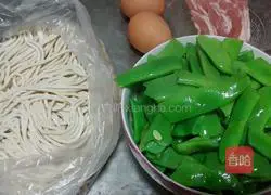 Illustration of how to make lentil braised noodles 1