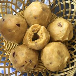 Corn flour and milk-flavored steamed buns
