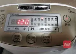 Illustration of how to make peach gum, millet and pumpkin soup 10