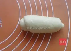 Illustration of how to make hot dog buns 6