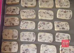 Illustration of making red date malt crispbread 5