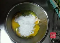 Chocolate Sponge Cake Recipe Illustration 4