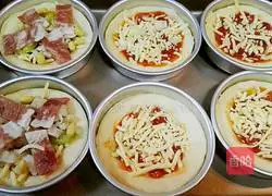Illustration of how to make mini pizza 10
