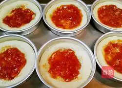 Illustration of how to make mini pizza 9