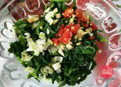 Illustration of how to make celery leaf pickles 5