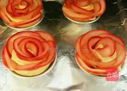Rose Apple Tart Recipe Illustration 10