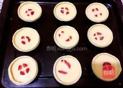 Strawberry Egg Tart Recipe Illustration 7