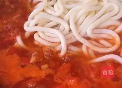 The way to make tomato fat beef black truffle shrimp slippery udon noodles 4