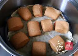 Illustration of how to make brown sugar and red date steamed buns 16