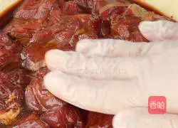 Illustration of making black truffle beef udon 2